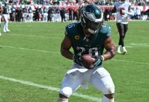 Eagles send a message to the NFL and the 31 other teams with the fake tush push 16