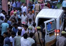 Stampede breaks out at Indian actor and politician rally 20250928000878