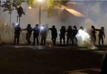 Trump directs defense secretary to deploy troops to Portland 捕获