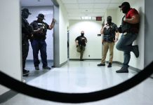 Trump administration plans shakeup at ICE amid frustration over lagging immigration arrests 10.28 3