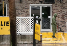 The gunshot rang out again, and fear spread 20251013094742