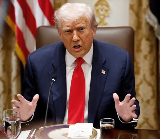 Trump threatens Democrats during government shutdown 7604984305573