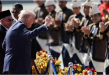 Malaysia rolled out the red carpet and deployed F-18s to welcome Trump, with small protests in the city. 图片6