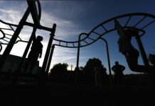 ‘We have to be good or ICE will get us’: Takeaways from Chicago children caught in immigration raids 屏幕截图 2025 10 29 100628