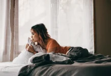 This Common Sleep Problem May Raise Dementia Risk By 40% 11.18 2