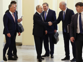 Trump envoy reportedly told Kremlin official that Ukraine must cede land for peace deal 17641250573354