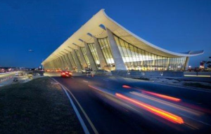 18 people injured in DC people mover crash at Dulles International Airport 20251111155440