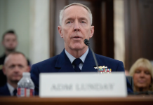 Senator pauses Coast Guard nomination over policy on swastikas, nooses and other hate symbols 企业微信截图 20251218100748