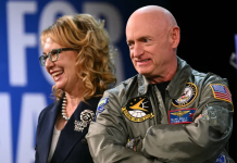 Five US lawmakers investigated over warning troops about illegal orders 692183989