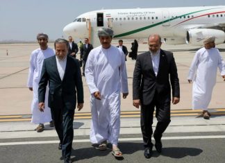 Iran and US agree to hold nuclear talks Friday in Oman as Trump delivers blunt warning to Khamenei 下载 (2)